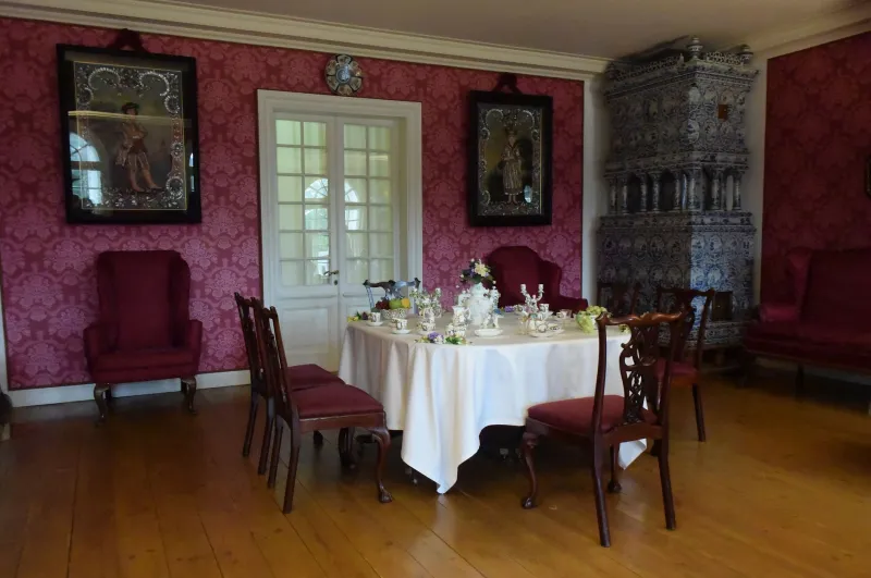 The Room That Received No One: America's Farewell to the Formal Parlor